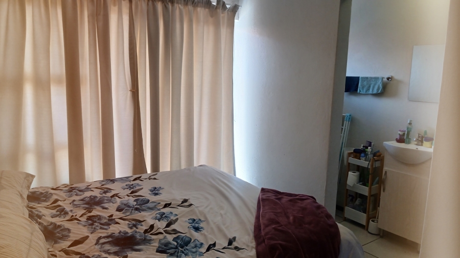 1 Bedroom Property for Sale in Bult West North West